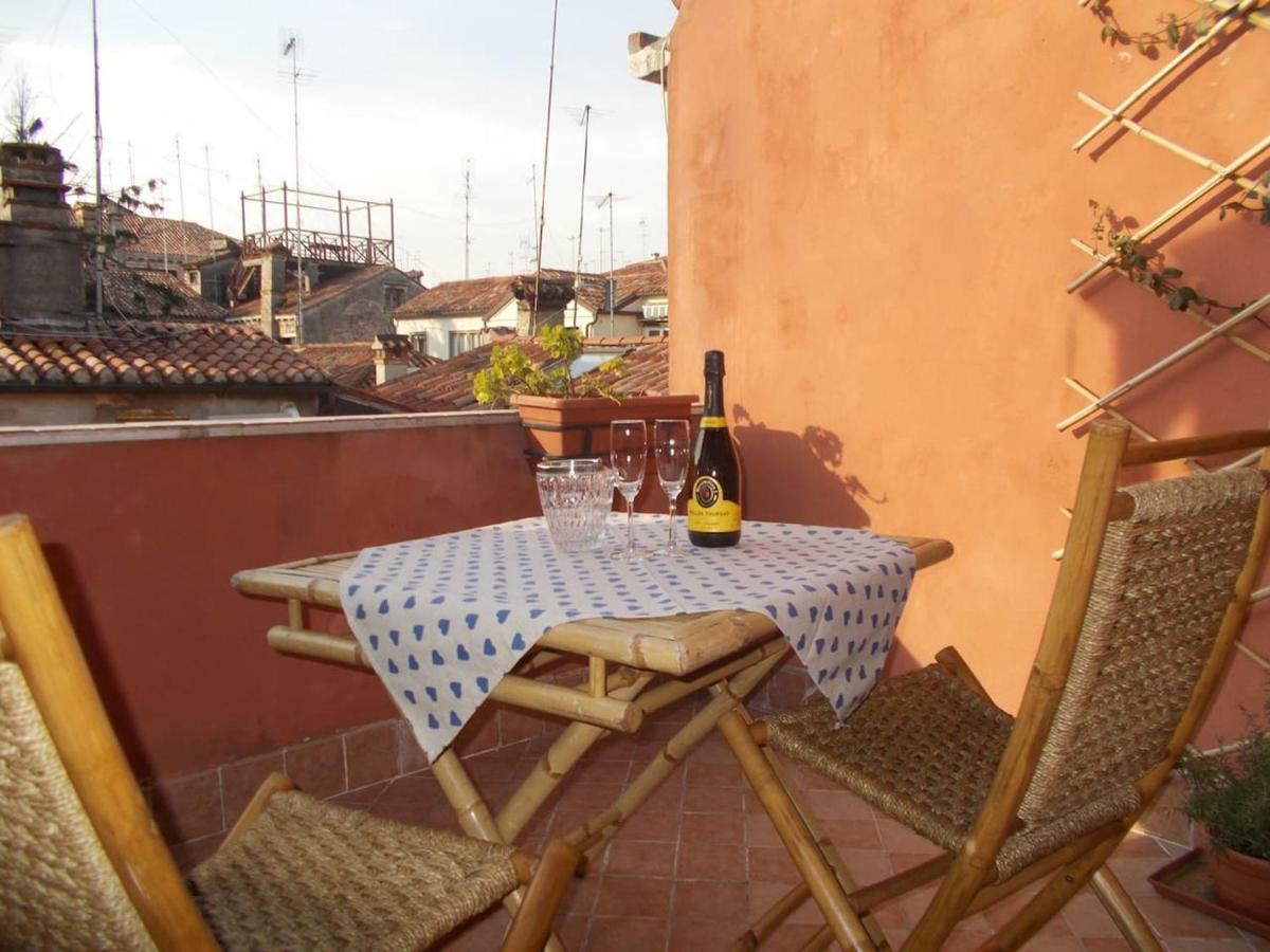 Ca' San Silvestro 2 Terrazze Nel Cuore Di Venezia Екстериор снимка
